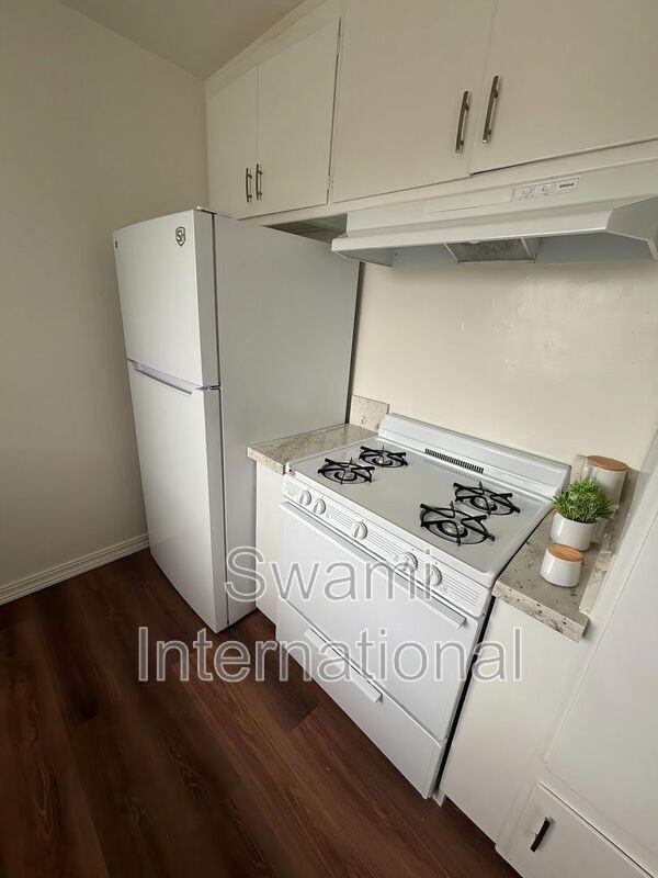 2300 W El Segundo Blvd #17 - Photo 5 of 11