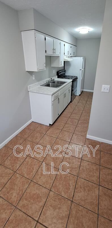 670 Knox Blvd #28