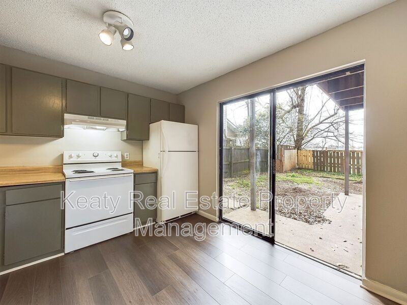 301 Cougar Rdg #3 - Photo 5 of 14