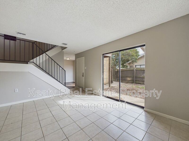 301 Cougar Rdg #3 - Photo 6 of 14