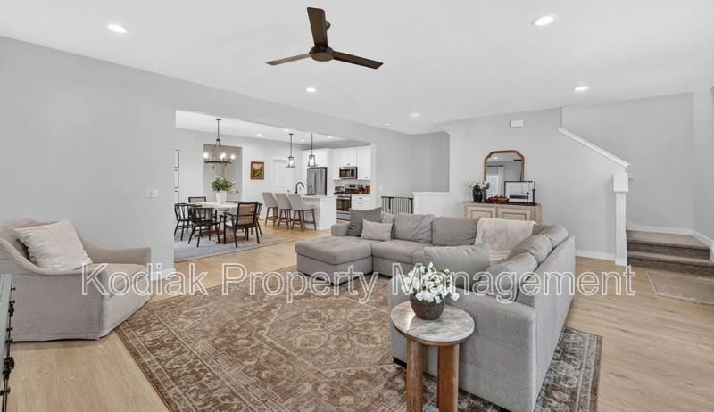 979 W Shoreline Dr - Photo 7 of 32