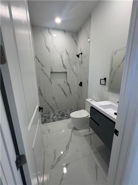 1035 Barcelona St E - Photo 5 of 7