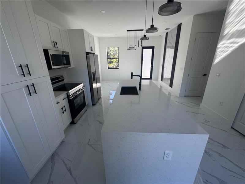1035 Barcelona St E - Photo 7 of 7