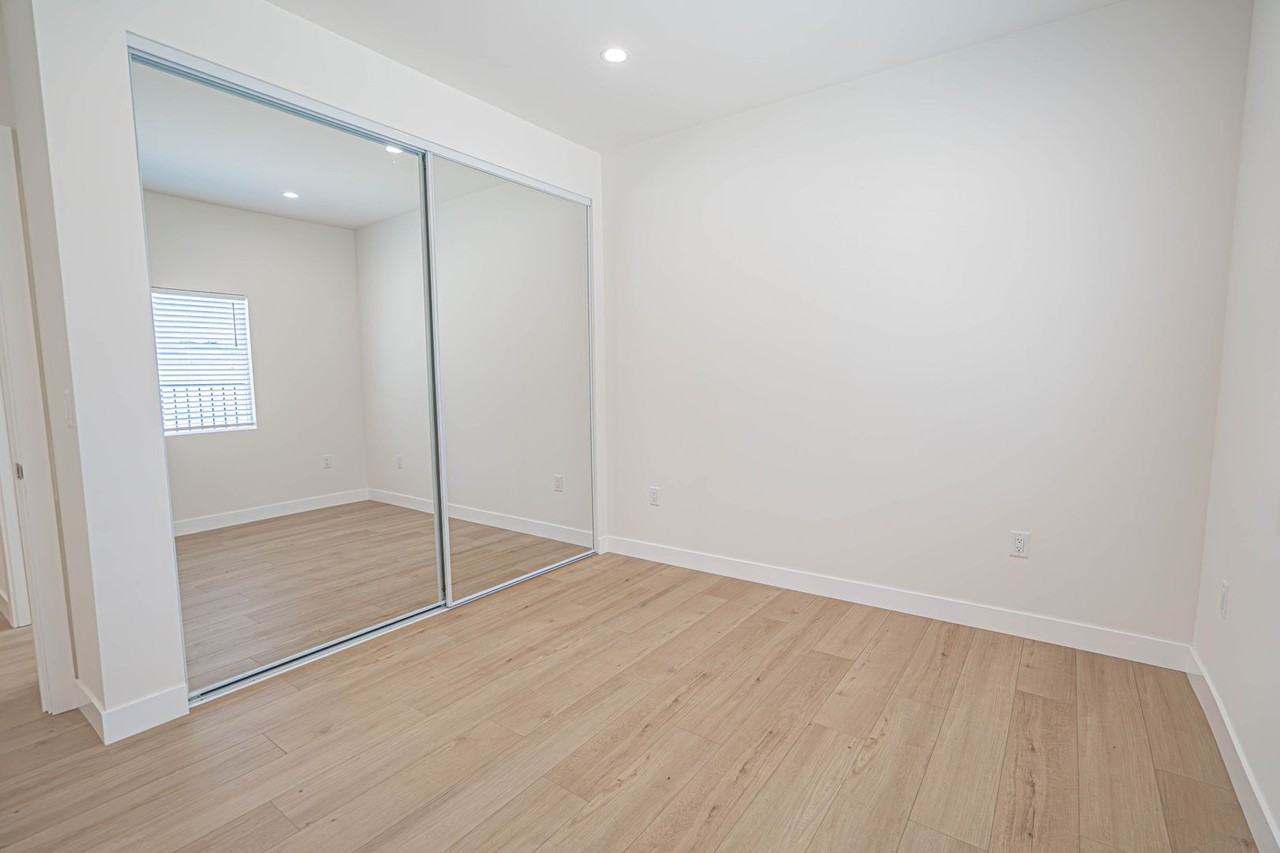 10959 Collins St - Photo 6 of 20