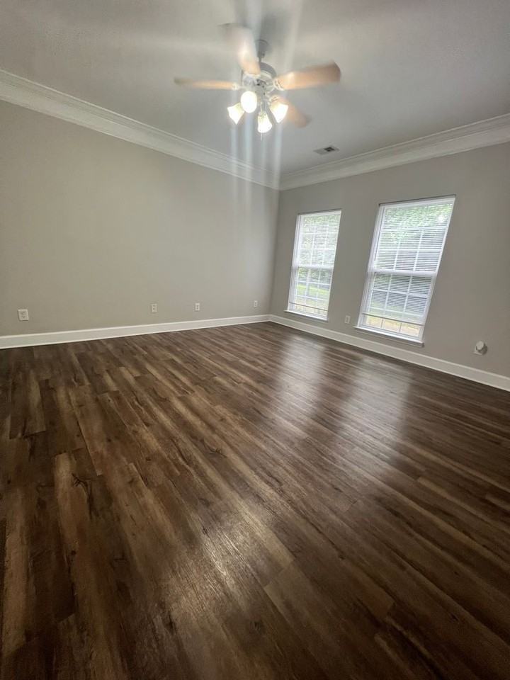 904 Tote Ln - Photo 2 of 23