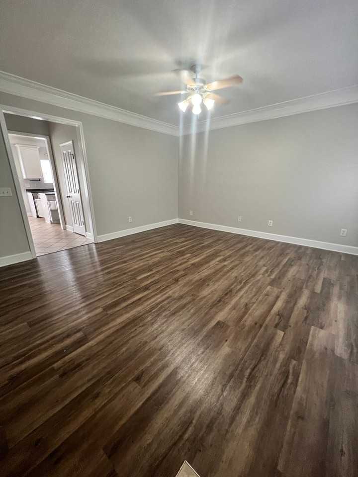 904 Tote Ln - Photo 3 of 23