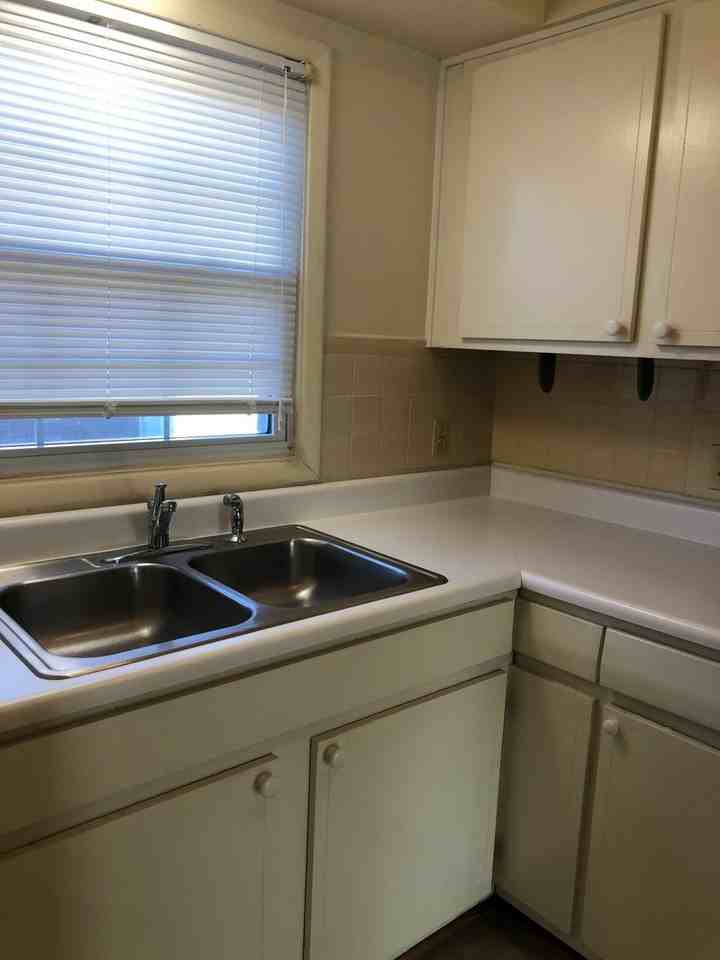 Redbud Apartments - Photo 5 of 20
