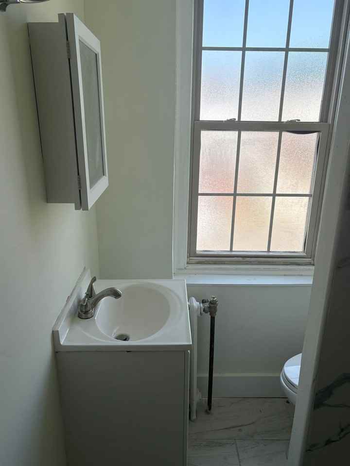 260 N Wycombe Ave - Photo 6 of 9