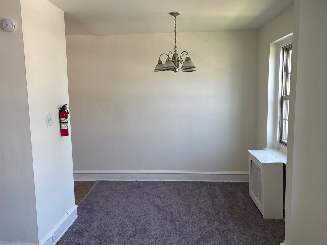 260 N Wycombe Ave - Photo 7 of 9