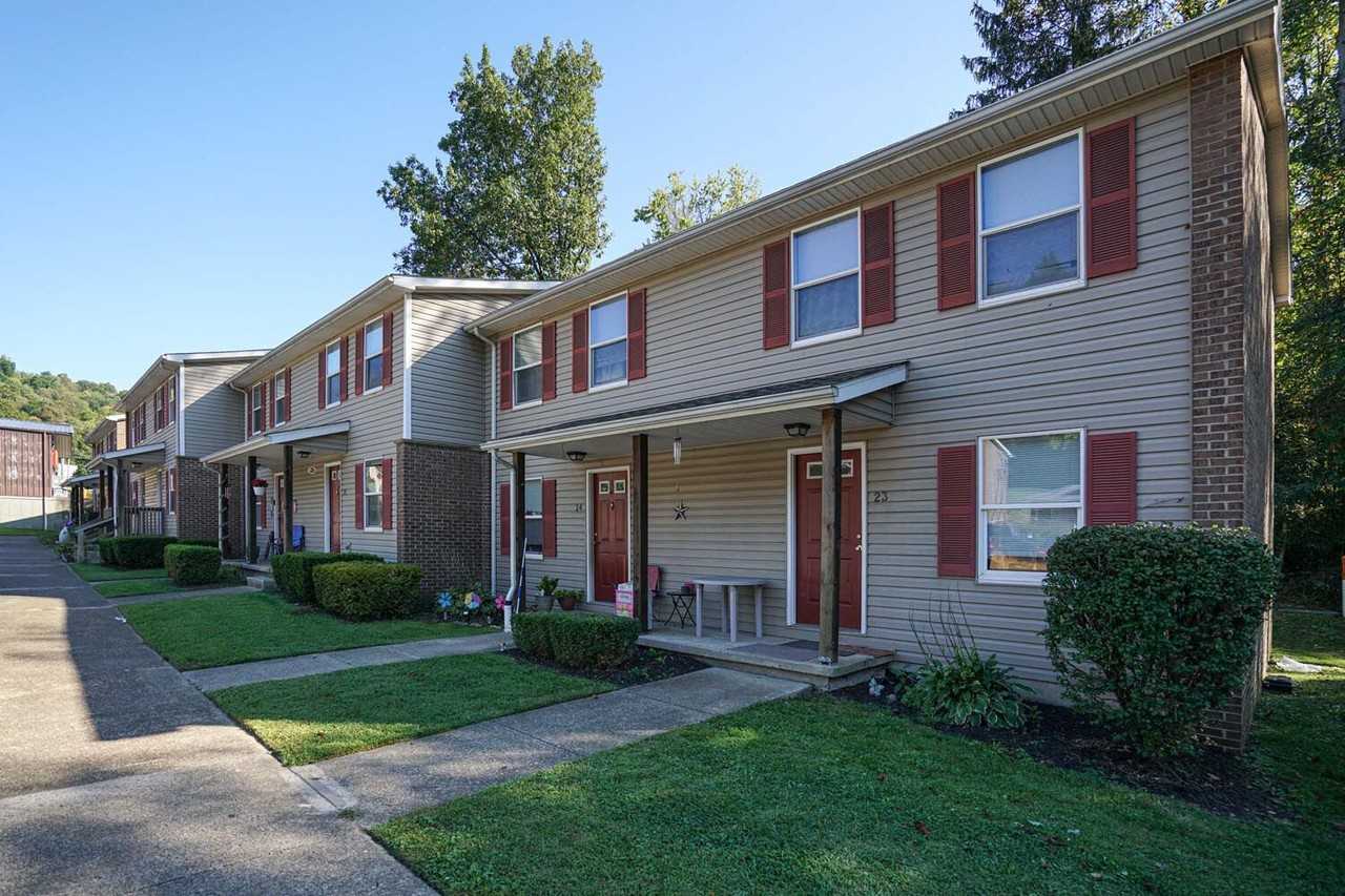 Lincoln Apartments - Photo 2 of 12
