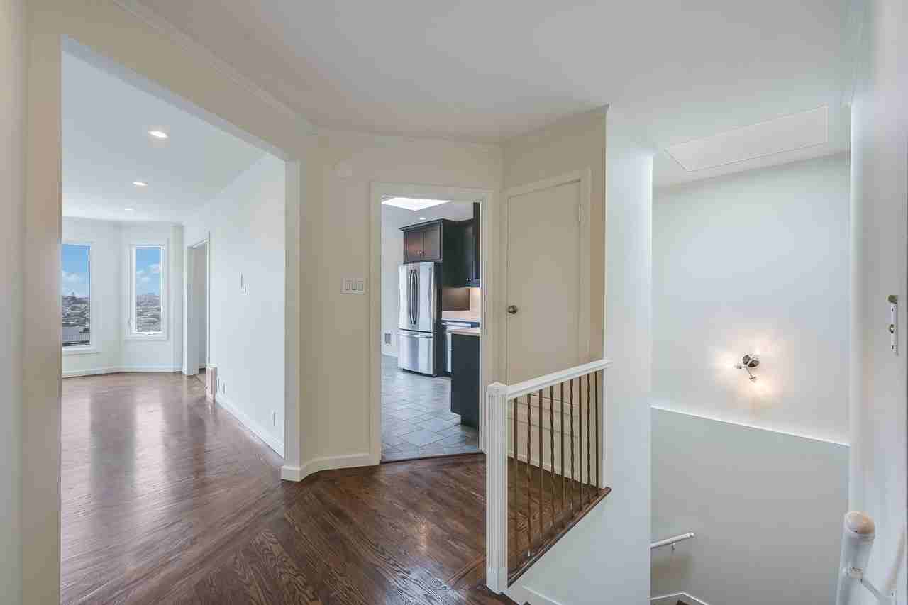 4058 20th St - Photo 5 of 43