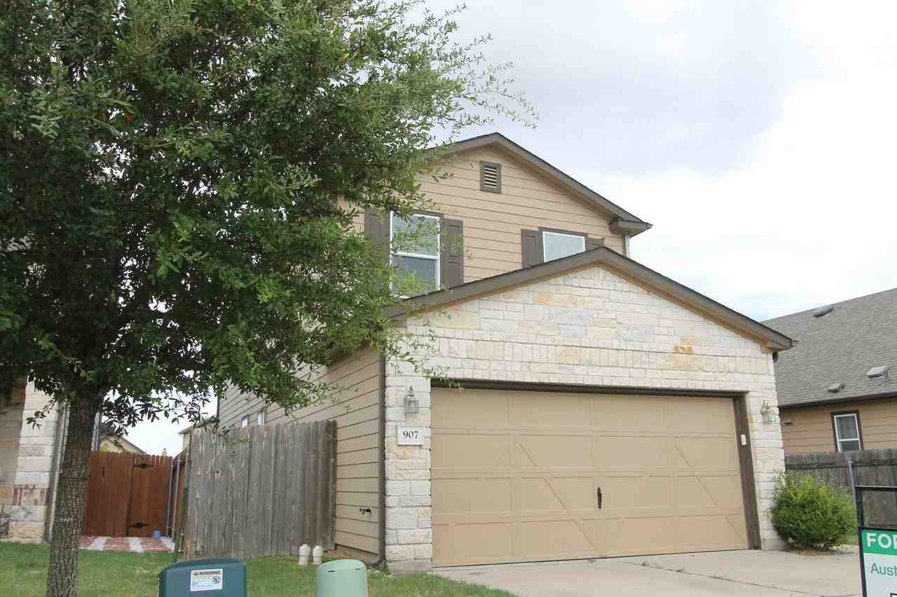 907 Solitude Dr - Photo 2 of 28