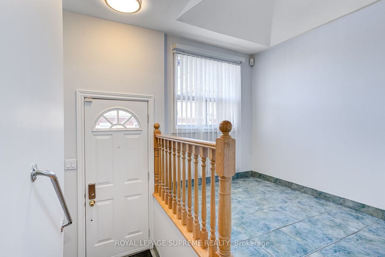 160 Shanly Street - Photo 2 of 25