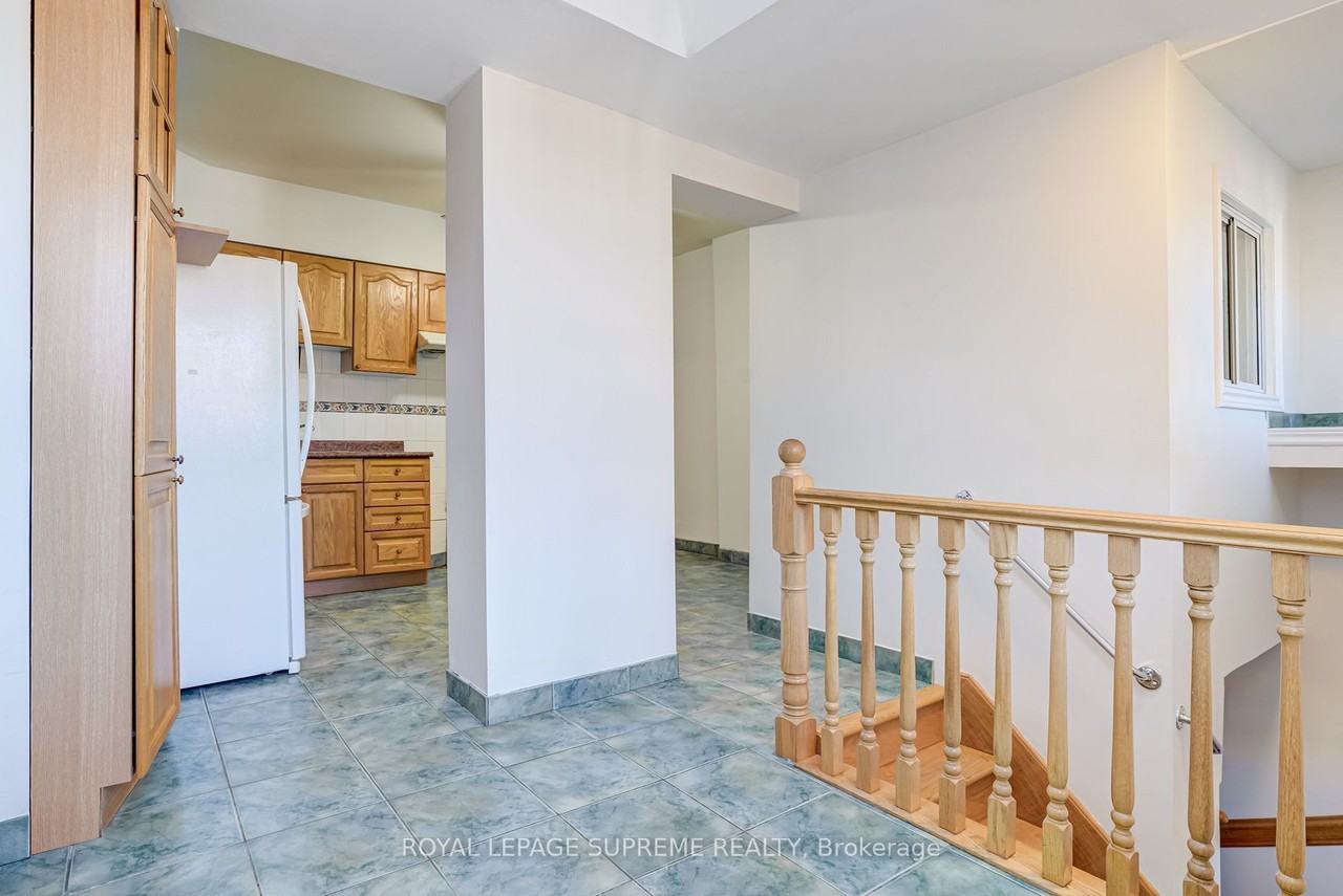 160 Shanly Street - Photo 7 of 25