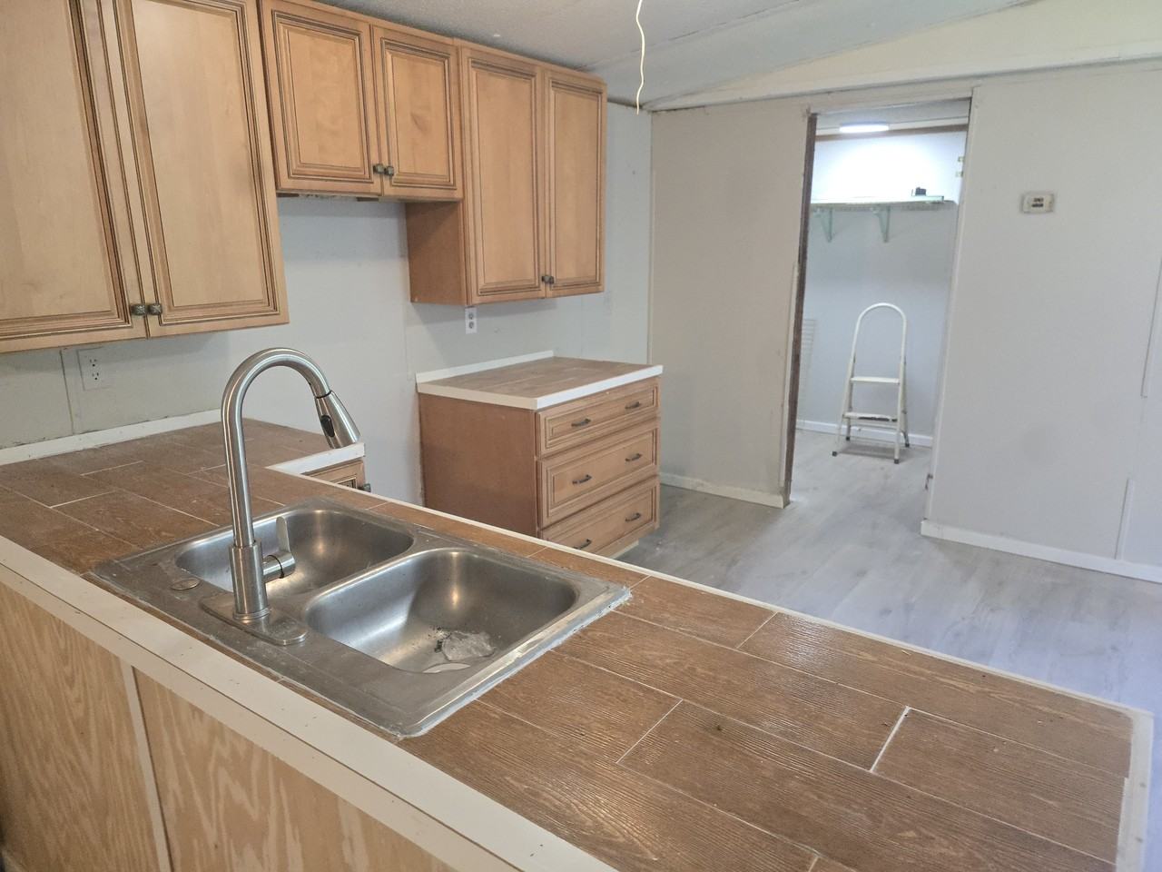 430 Daymon Cir - Photo 2 of 5
