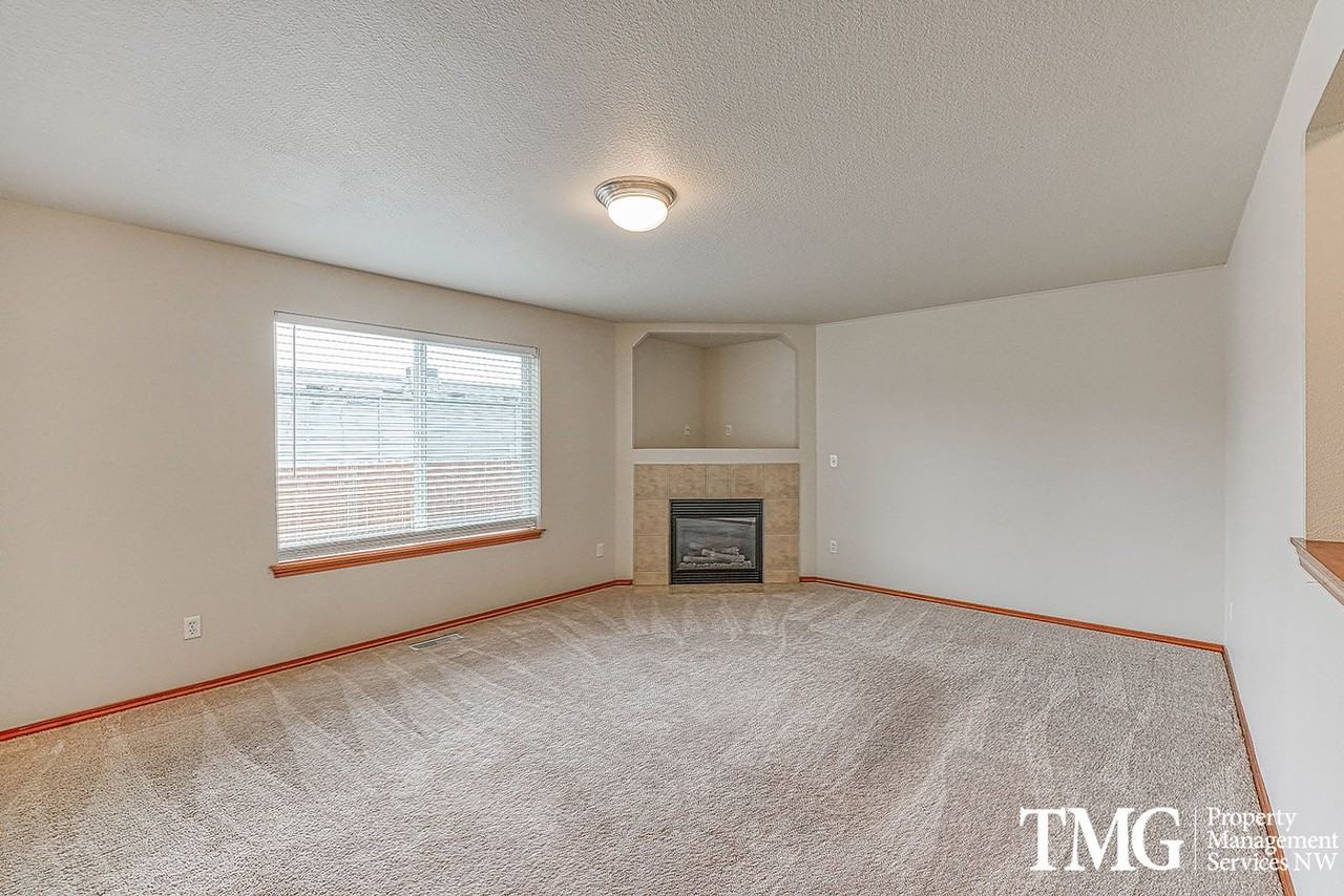 7711 Ne 92nd Ave - Photo 2 of 31
