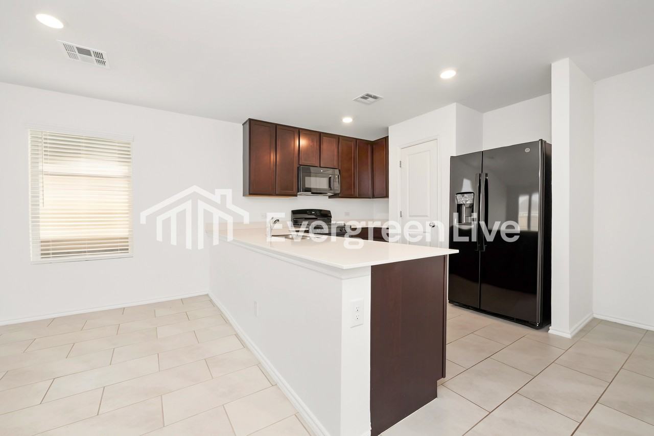 10904 Sw 22nd St - Photo 7 of 15