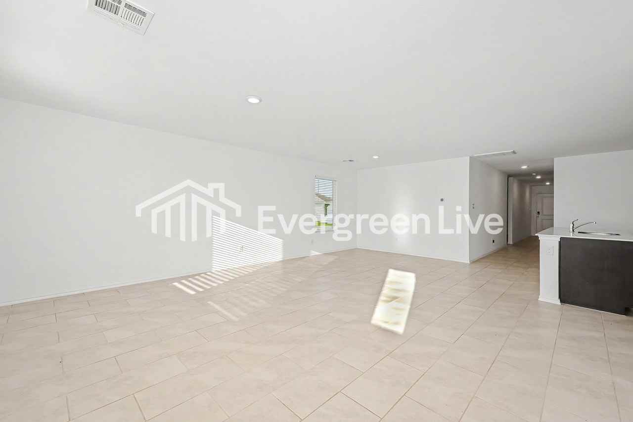 2308 Bleeker St - Photo 3 of 15