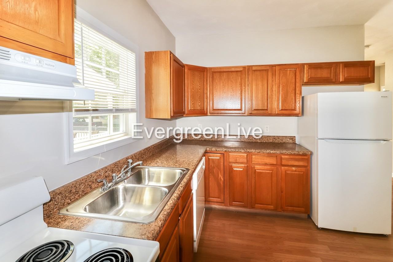3018 Dunkirk Ave - Photo 4 of 15
