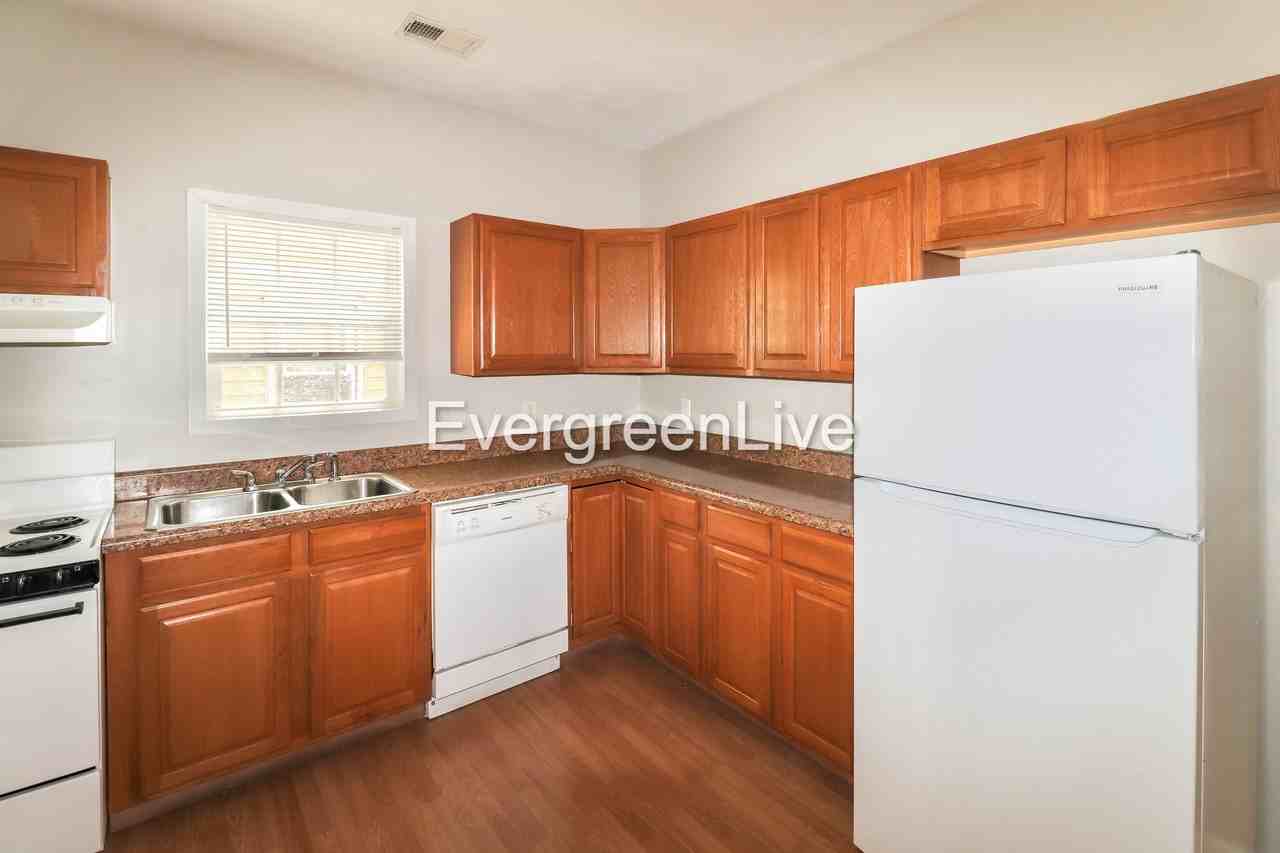 3018 Dunkirk Ave - Photo 5 of 15