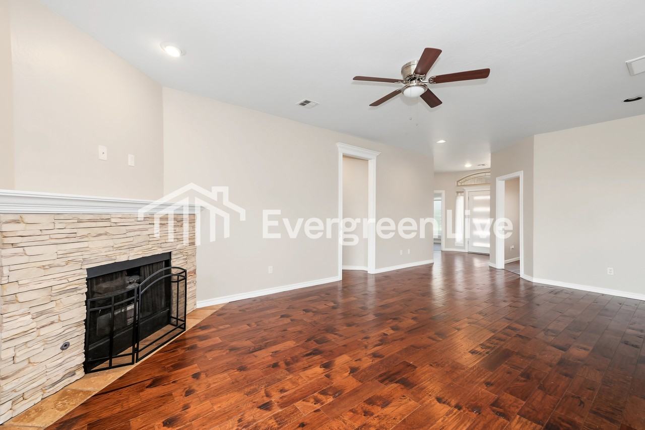 14408 Redvine Rd - Photo 3 of 15