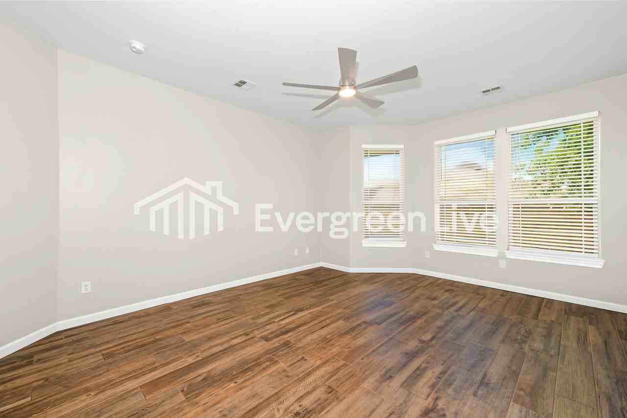 14408 Redvine Rd - Photo 4 of 15