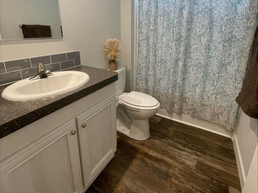 2425 Harden Blvd #23 - Photo 4 of 15