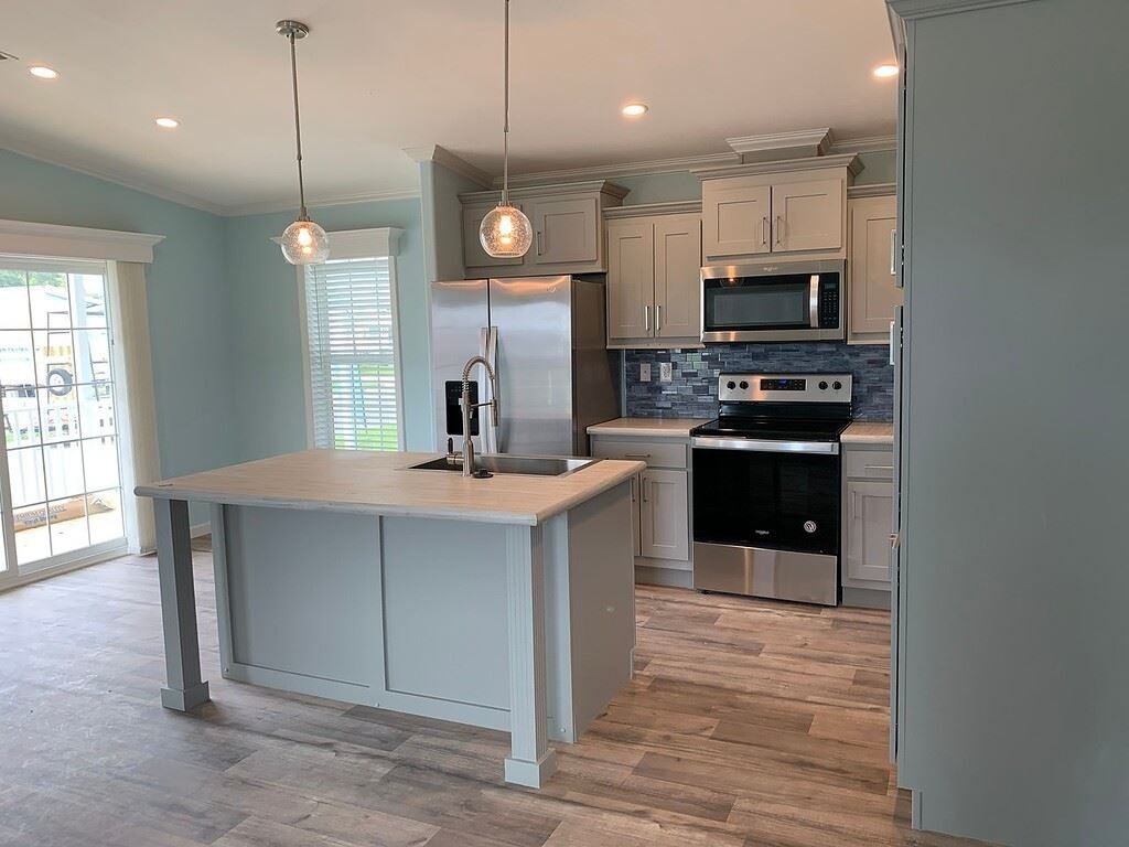 6429 Forest Lake Dr - Photo 2 of 30