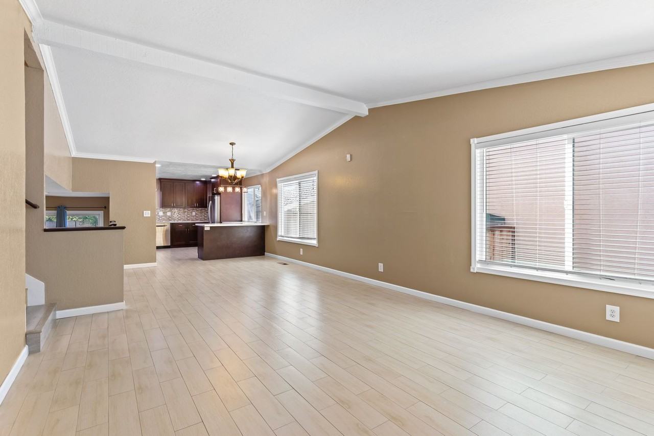 2844 Sombrero Cir - Photo 4 of 33
