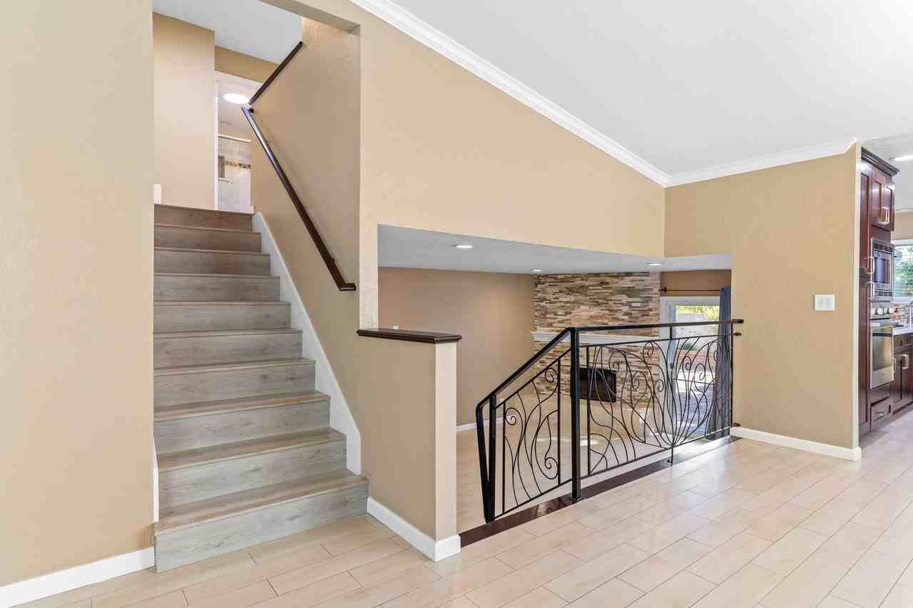 2844 Sombrero Cir - Photo 5 of 33