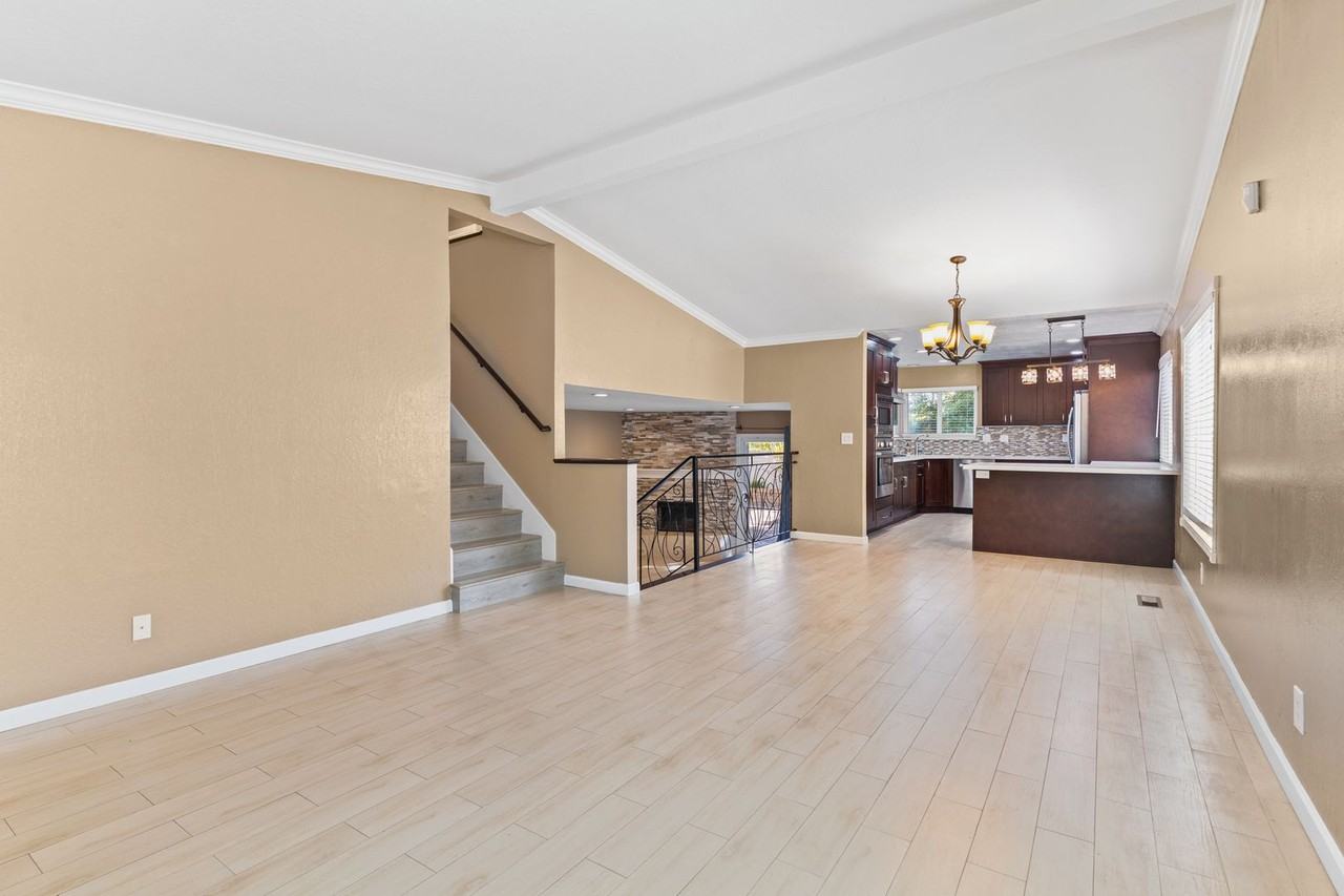 2844 Sombrero Cir - Photo 6 of 33