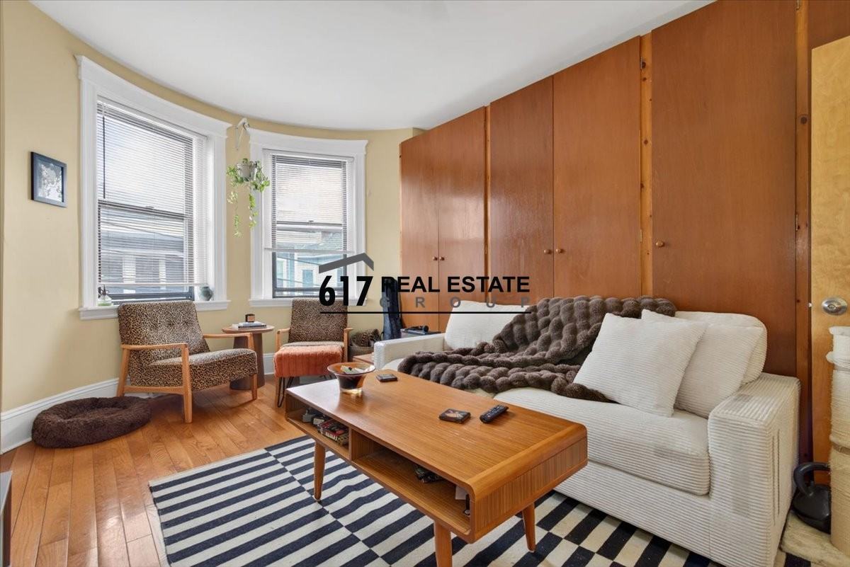 19 Royal St #6 - Photo 2 of 26