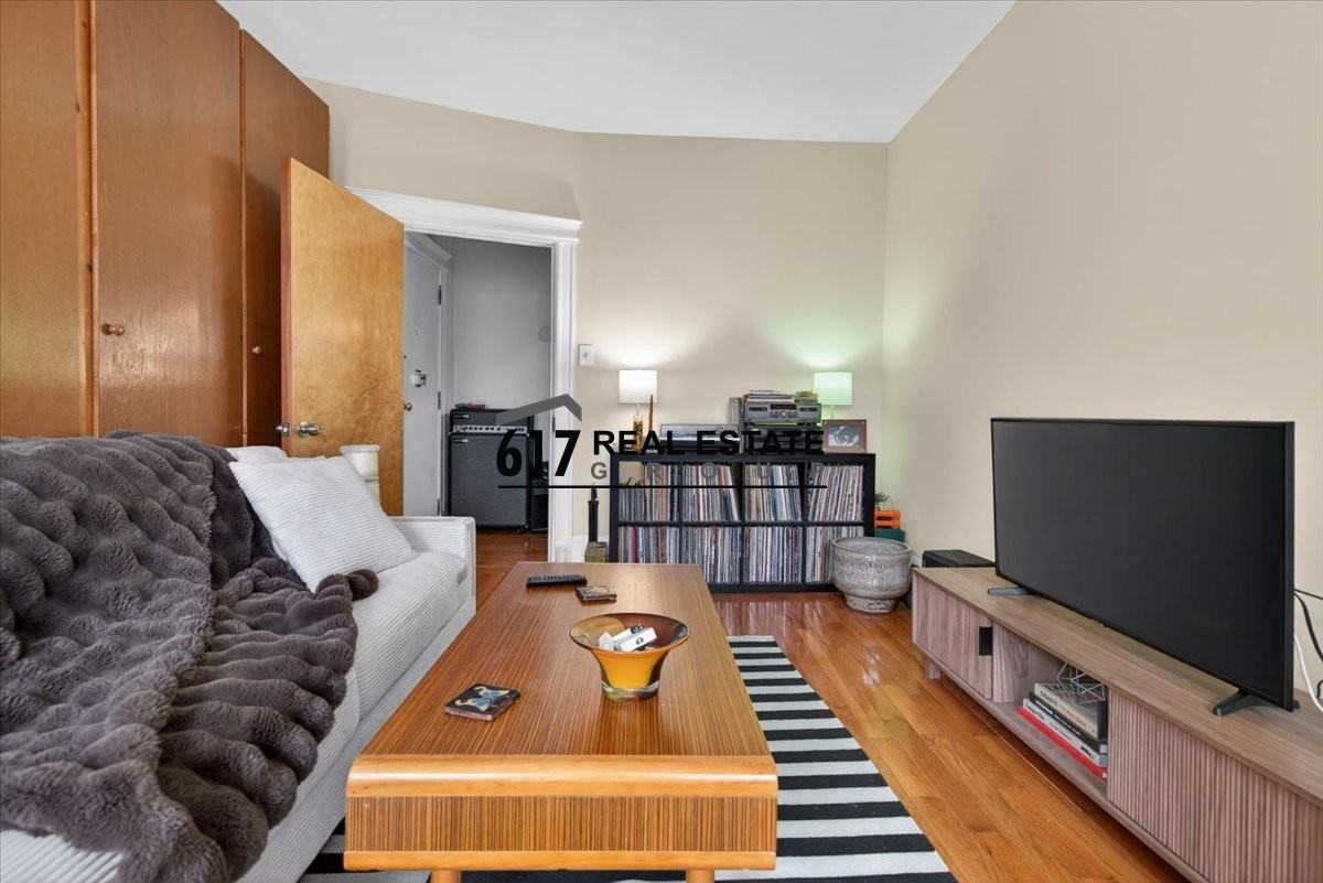 19 Royal St #6 - Photo 4 of 26