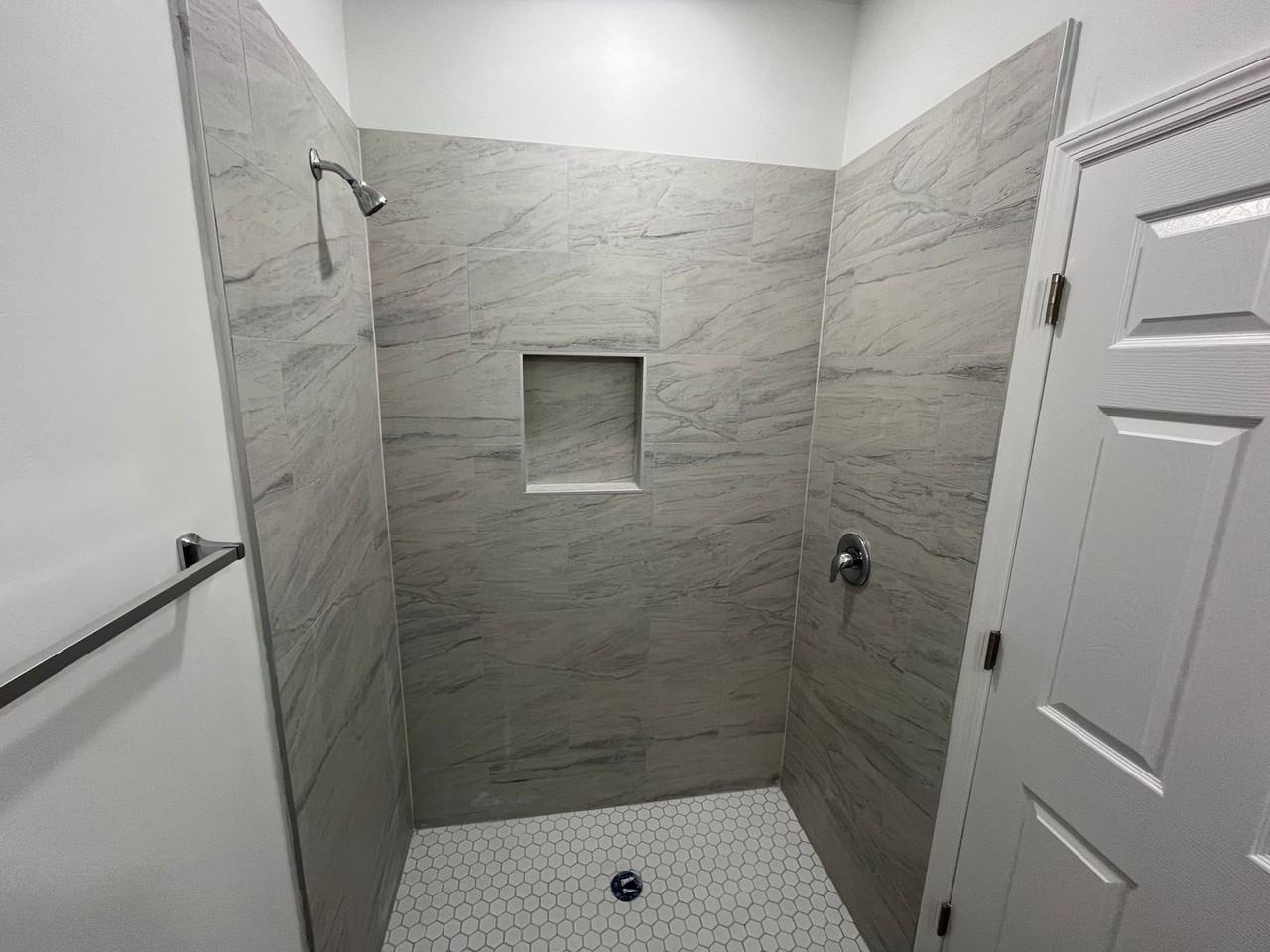 4001 22nd St Sw - Photo 4 of 19