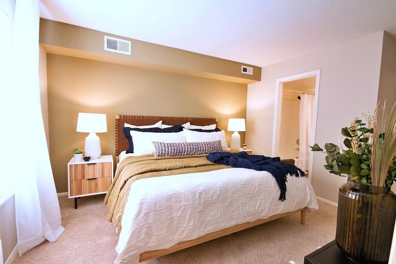 4325 Bayhead Ct #2C - Photo 7 of 43