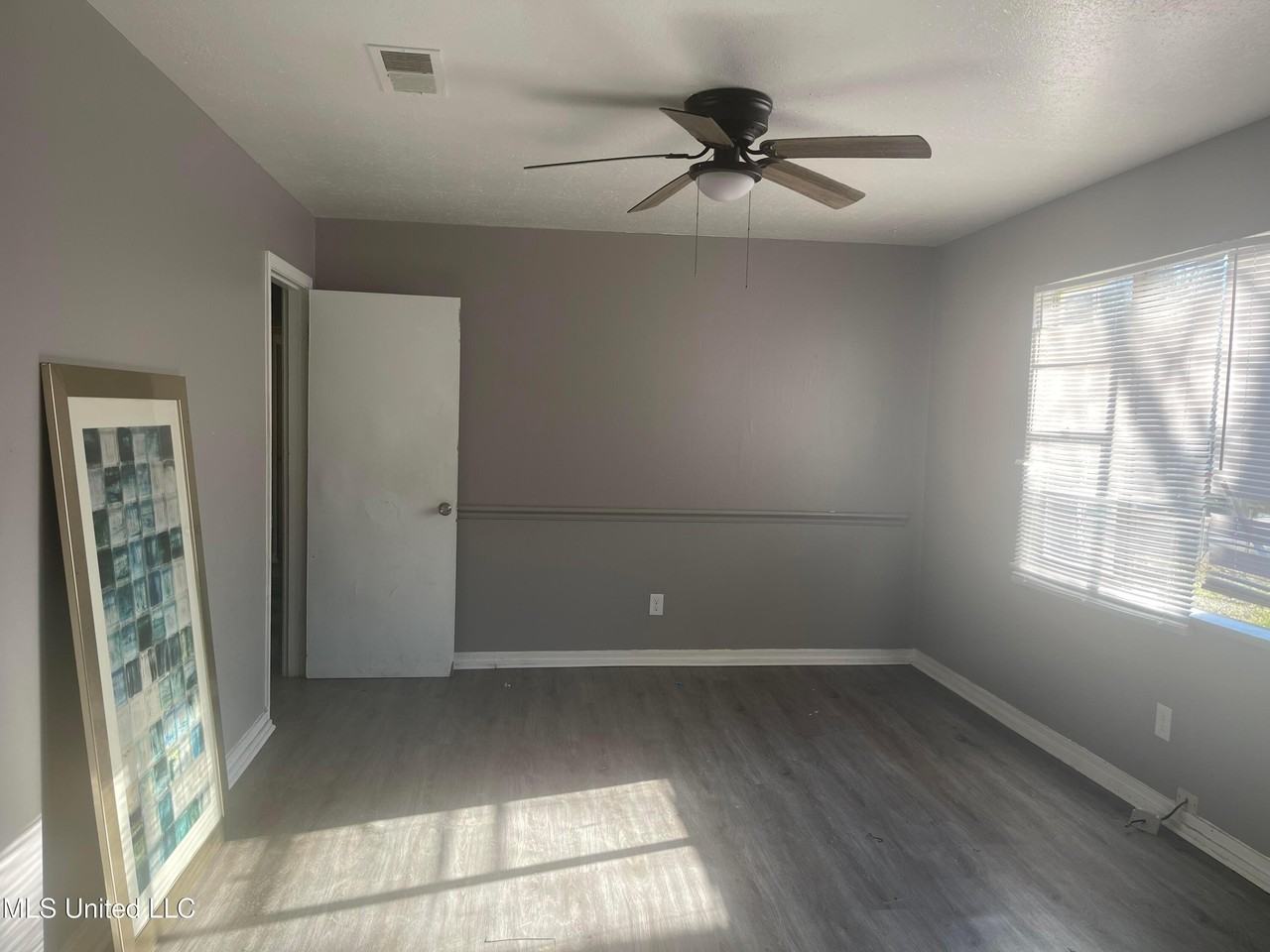 1110 Maria Dr - Photo 7 of 14