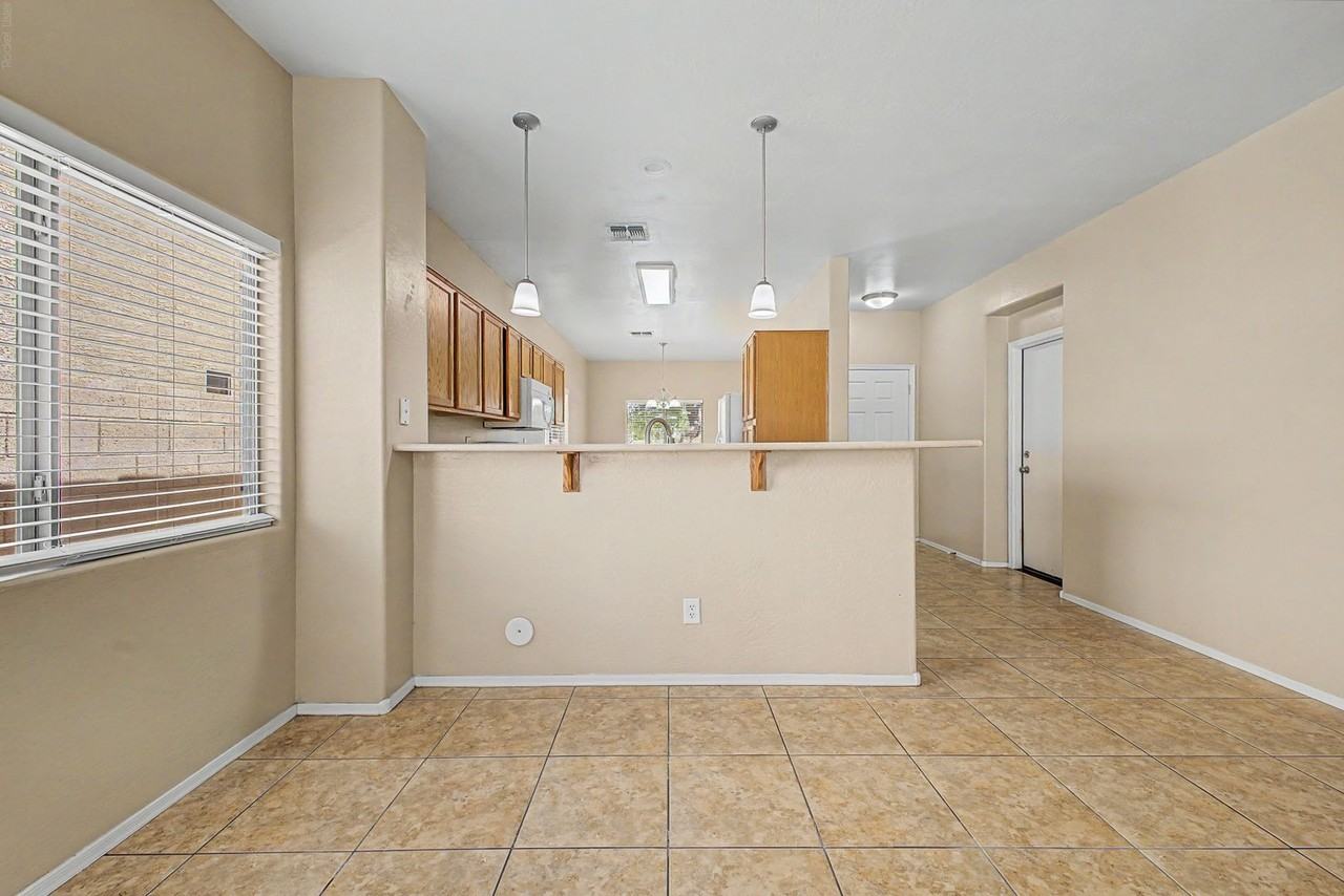 44290 W Neely Dr - Photo 5 of 28