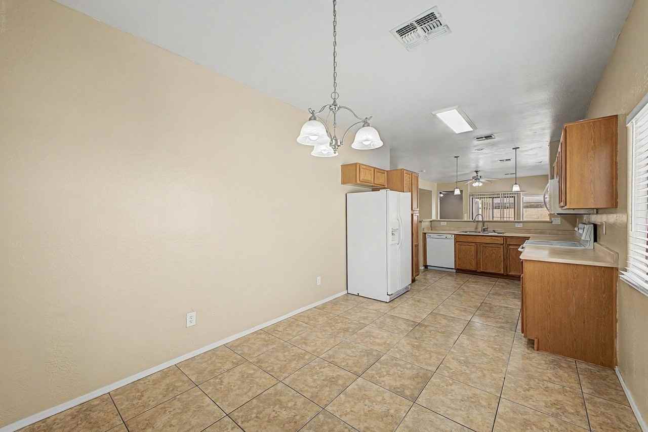 44290 W Neely Dr - Photo 6 of 28