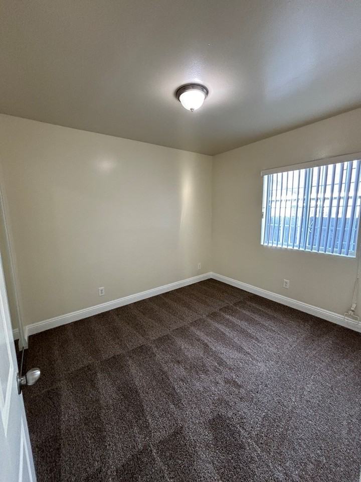 11017 San Pedro Street - Photo 6 of 16