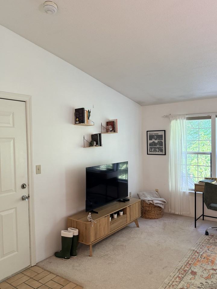 2 Squire Ct #8 - Photo 5 of 19