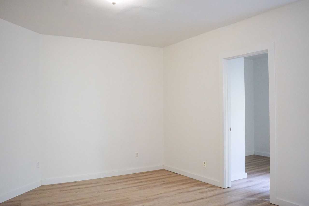 2044 N Kilpatrick St #110 - Photo 4 of 11