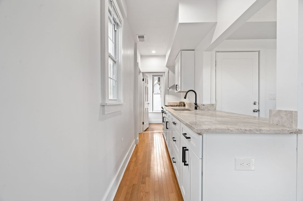 455 George Street - Photo 4 of 27