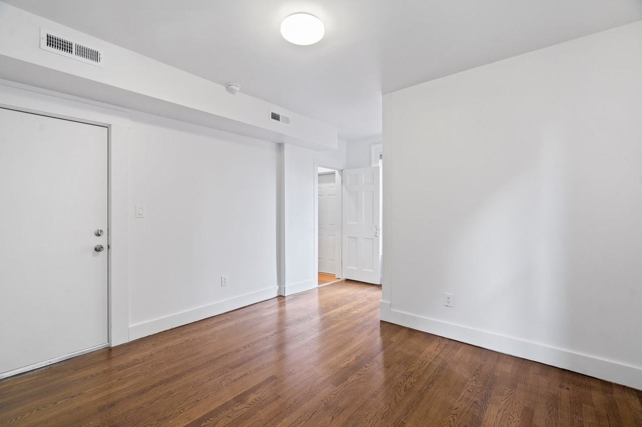 455 George Street - Photo 5 of 27