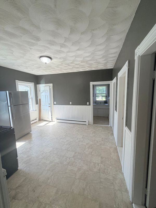 252 Vine St - Photo 4 of 7