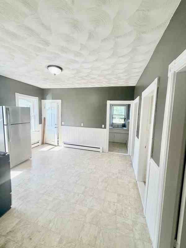 252 Vine St - Photo 6 of 7