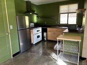 123B Sharon Rd ##B - Photo 4 of 5