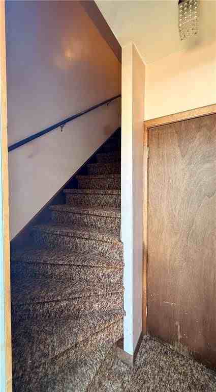 39 Andrews Ave - Photo 2 of 12