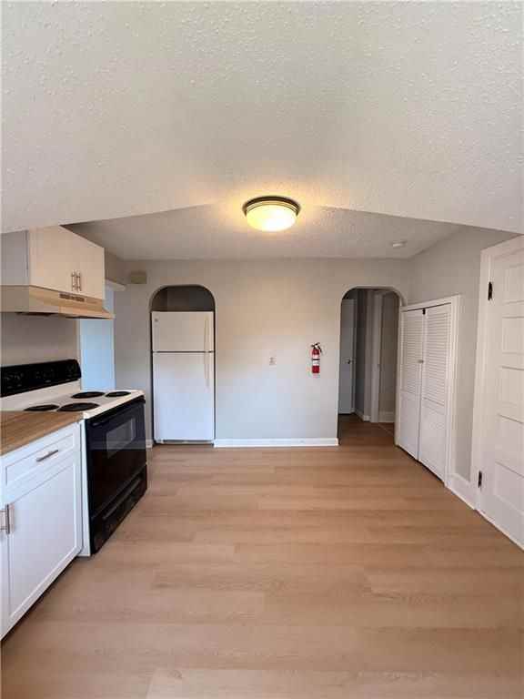 39 Andrews Ave - Photo 6 of 12
