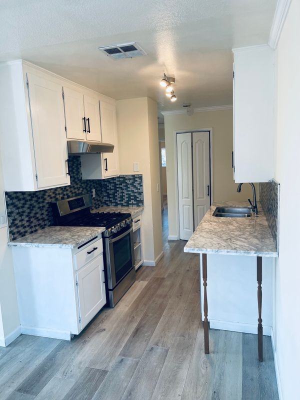 1129 N Barston Ave - Photo 3 of 19