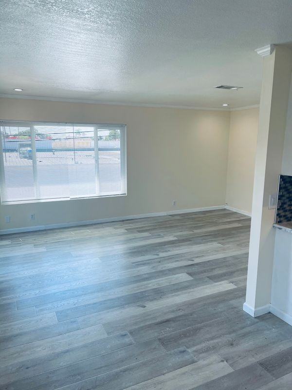1129 N Barston Ave - Photo 5 of 19